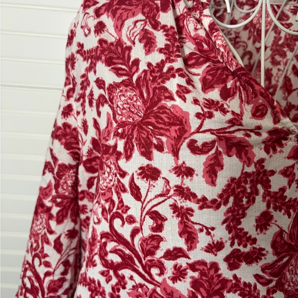 LOFT Red and White Floral Blouse - Picture 7 of 7